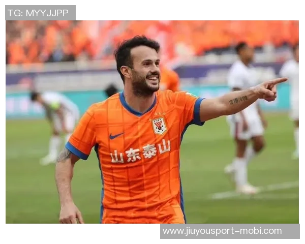 橙衣传奇再现鹏起泰山他以12战9不败点燃球队希望与信念