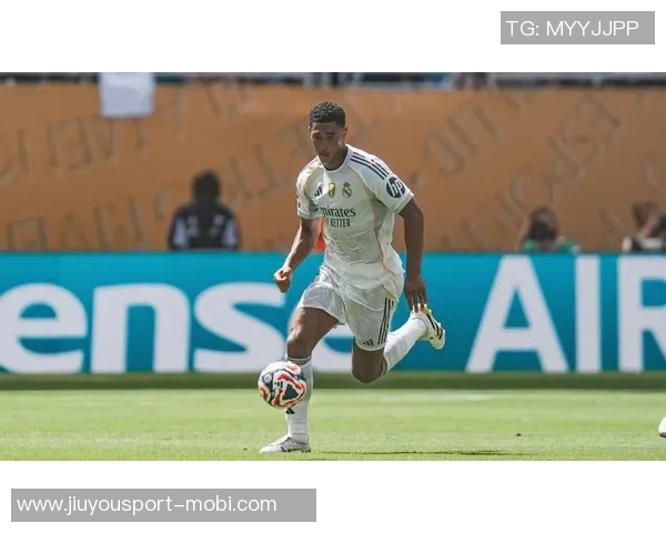 贝林厄姆半场换球衣引争议球迷调侃他自视过高如超级巨星