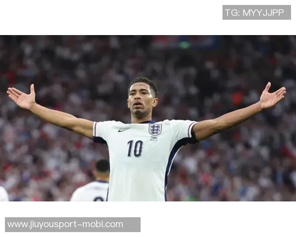 贝林厄姆父母看球无交流引猜测父亲疑似有外遇导致婚姻危机 贝林厄姆父母看球无交流引猜测父亲疑似有外遇导致婚姻危机